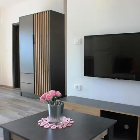 House Nikolas 1 With Pool, Close To The