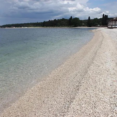 House Nikolas 1 With Pool, Close To The 펜션