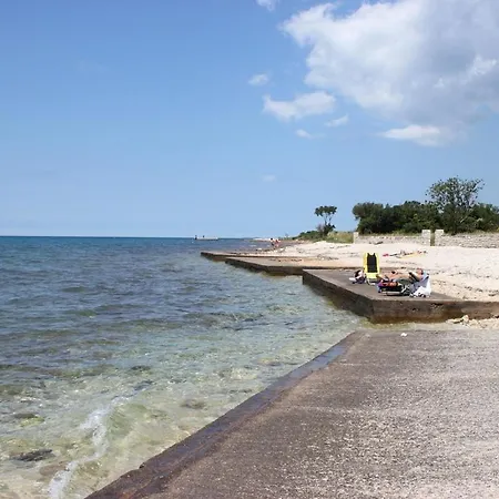 펜션 House Nikolas 1 With Pool, Close To The *