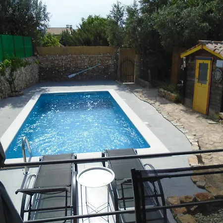 House Nikolas 1 With Pool, Close To The Дом отдыха Фажана