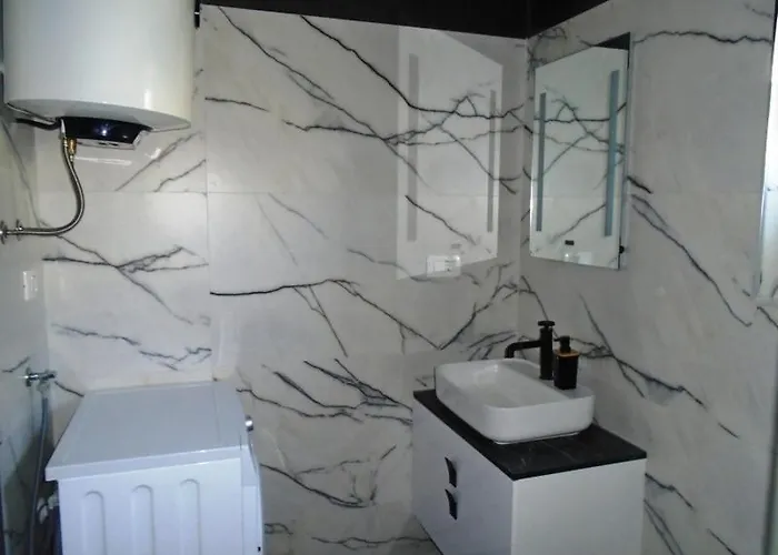 House Nikolas 1 With Pool, Close To The * 파자나