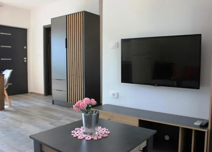 House Nikolas 1 With Pool, Close To The