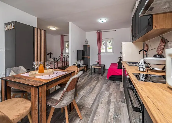 House Nikolas 1 With Pool, Close To The 파자나